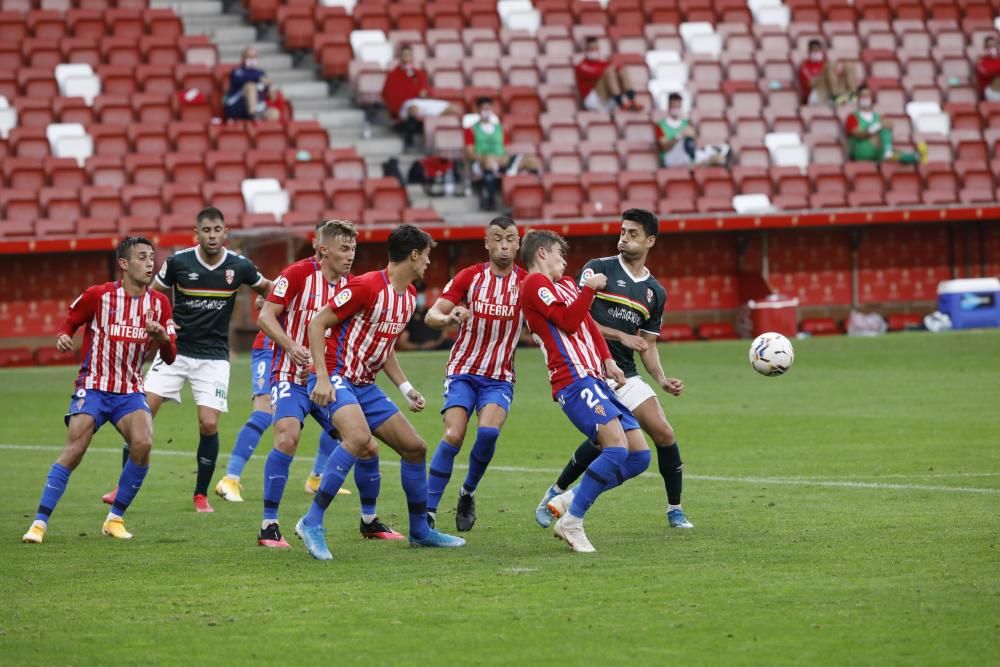 El partido entre el Sporting y el Logroñés, en imágenes