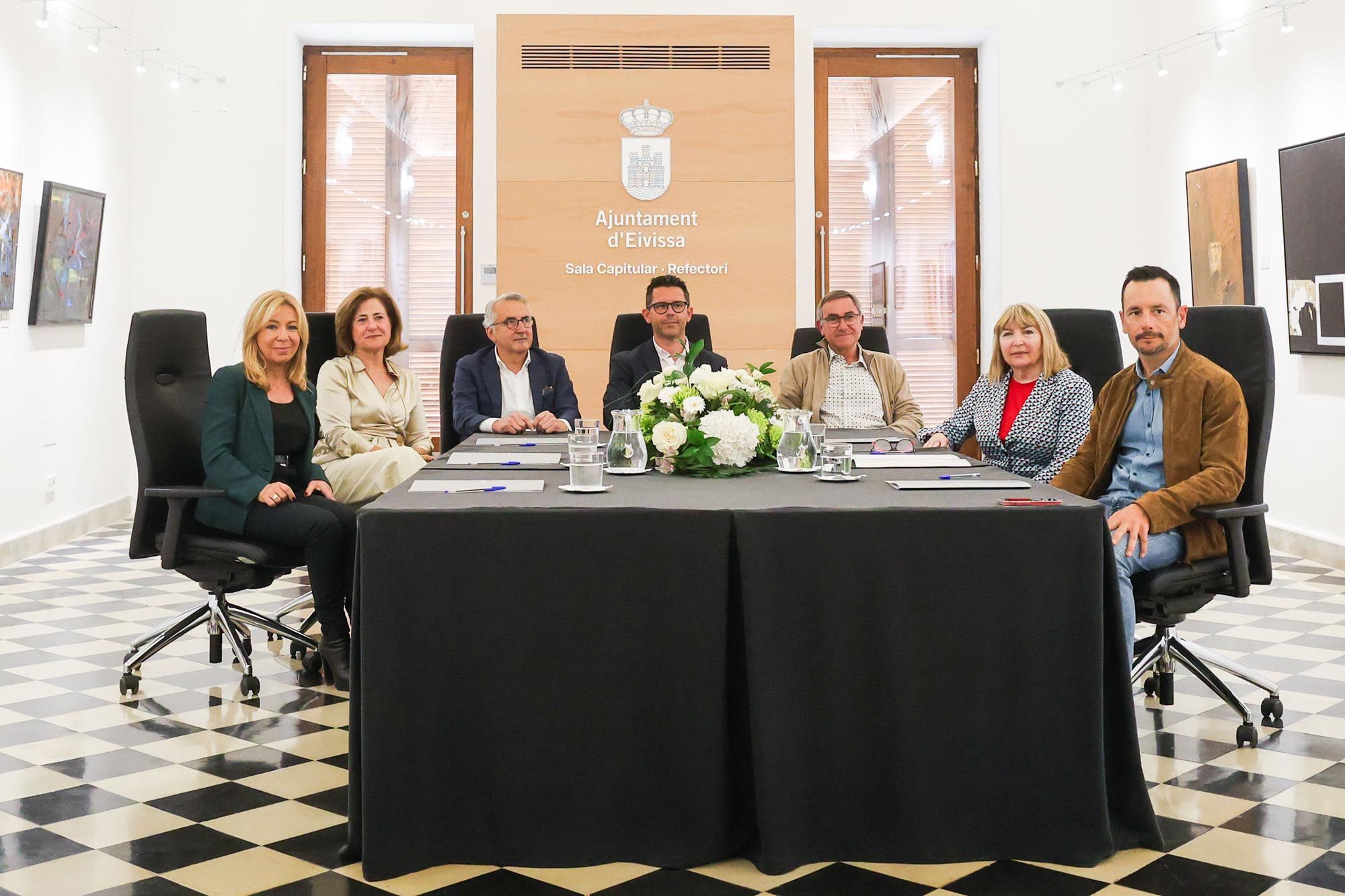 Encuentro de exalcaldes de Ibiza por el aniversario de la Declaración de Patrimono de la Humanidad y capitalidad