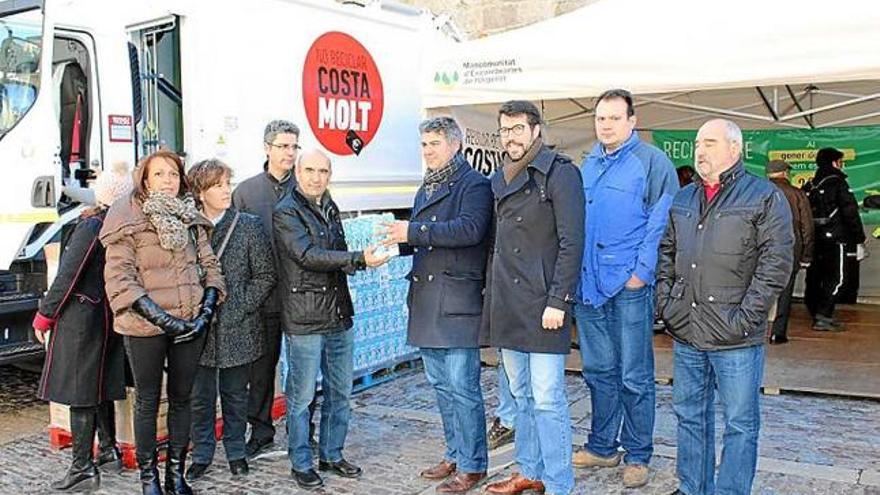 L&#039;equip gestor de la Mancomunitat de l&#039;Urgellet amb un dels camions