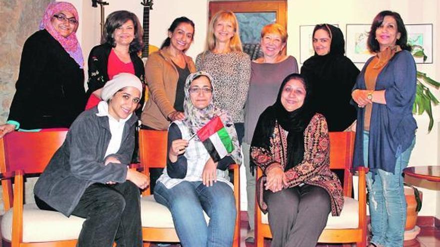 Mujeres de Dubai acuden a Quirós para relajarse en manos de canadienses -  La Nueva España