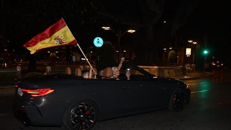Vídeo: Los pitidos de los coches copan las calles de Castelló para celebrar el Mundial de España