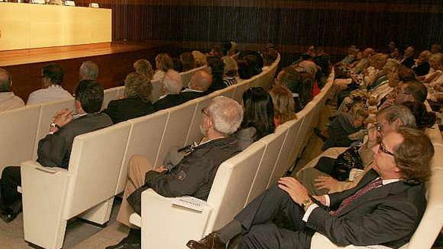 Méndez, a la izquierda, en el acto de Unión Coruñesa. / eduardo vicente