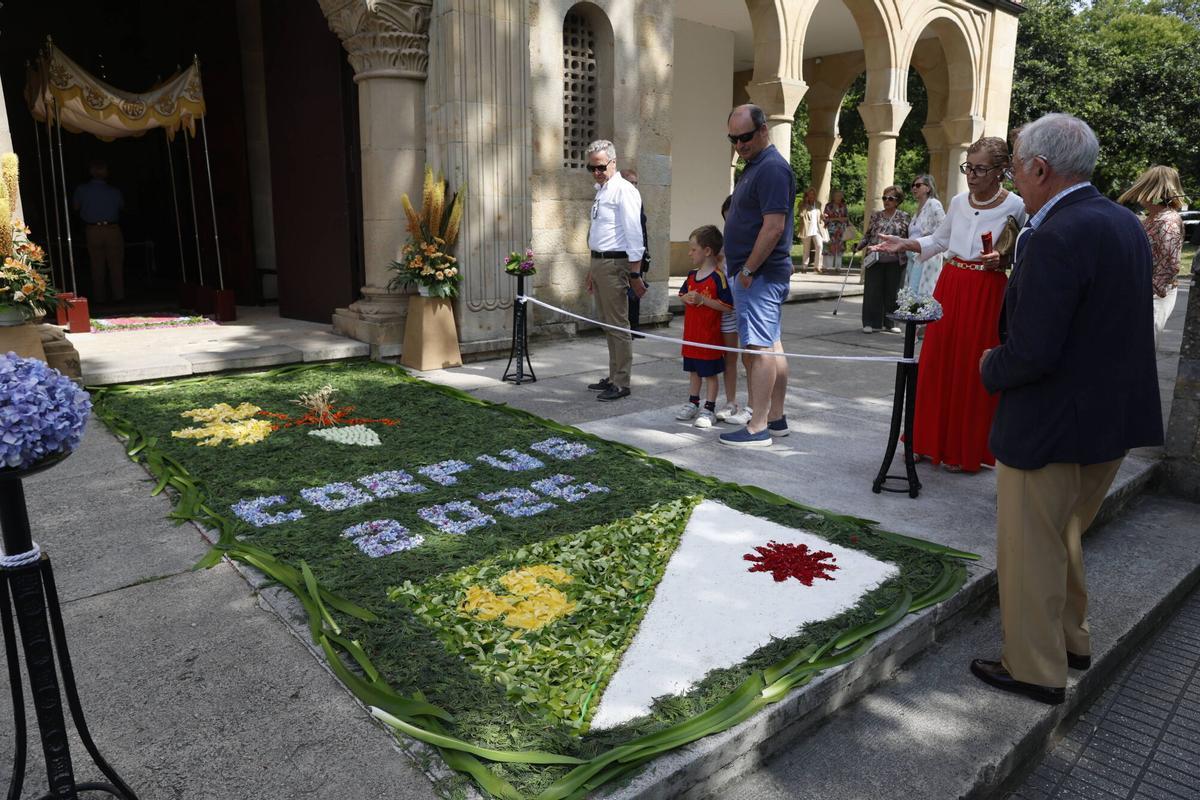 EN IMÁGENES: El Corpus Christi de Somió luce en todo su esplendor con una misa y procesión oficiada por Kike Figaredo: "Estamos muy contentos de que nos acompañe EN IMÁGENES: El Corpus Christi de Somió luce en todo su esplendor con una misa y procesión oficiada por Kike Figaredo: "Estamos muy contentos de que nos acompañe