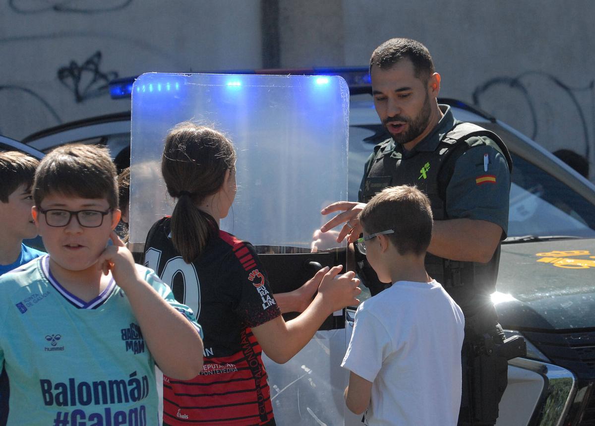 448 alumnos participaron en una exhibición didáctica organizada por la Guardia Civil