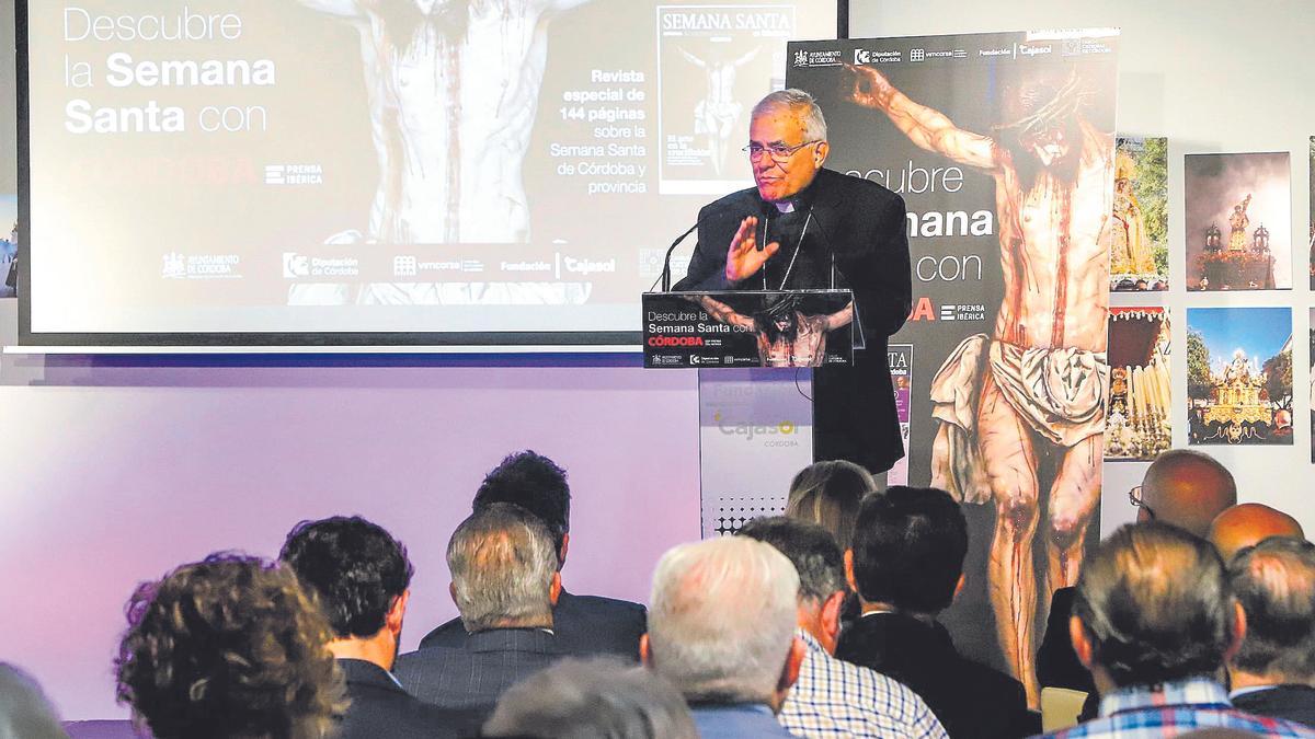 El obispo Demetrio Fernández, durante un momento del acto de la presentación de la revista de la Semana Santa 2023.