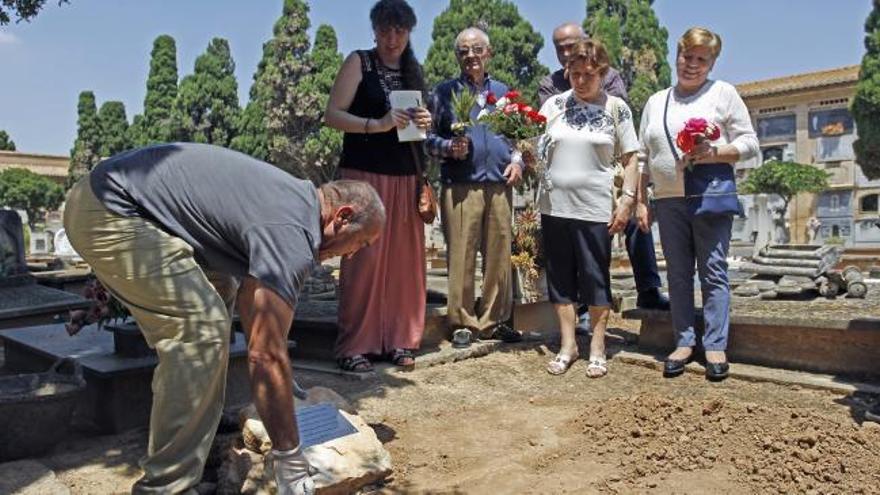 La lápida de Mariano esperó 75 años