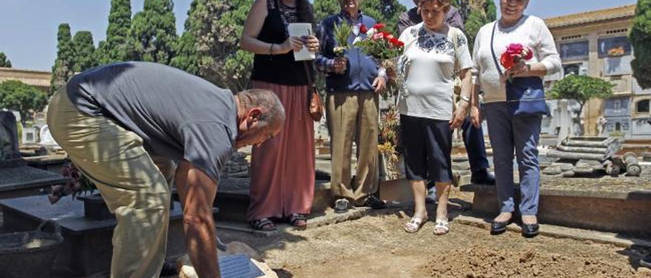 La lápida de Mariano esperó 75 años