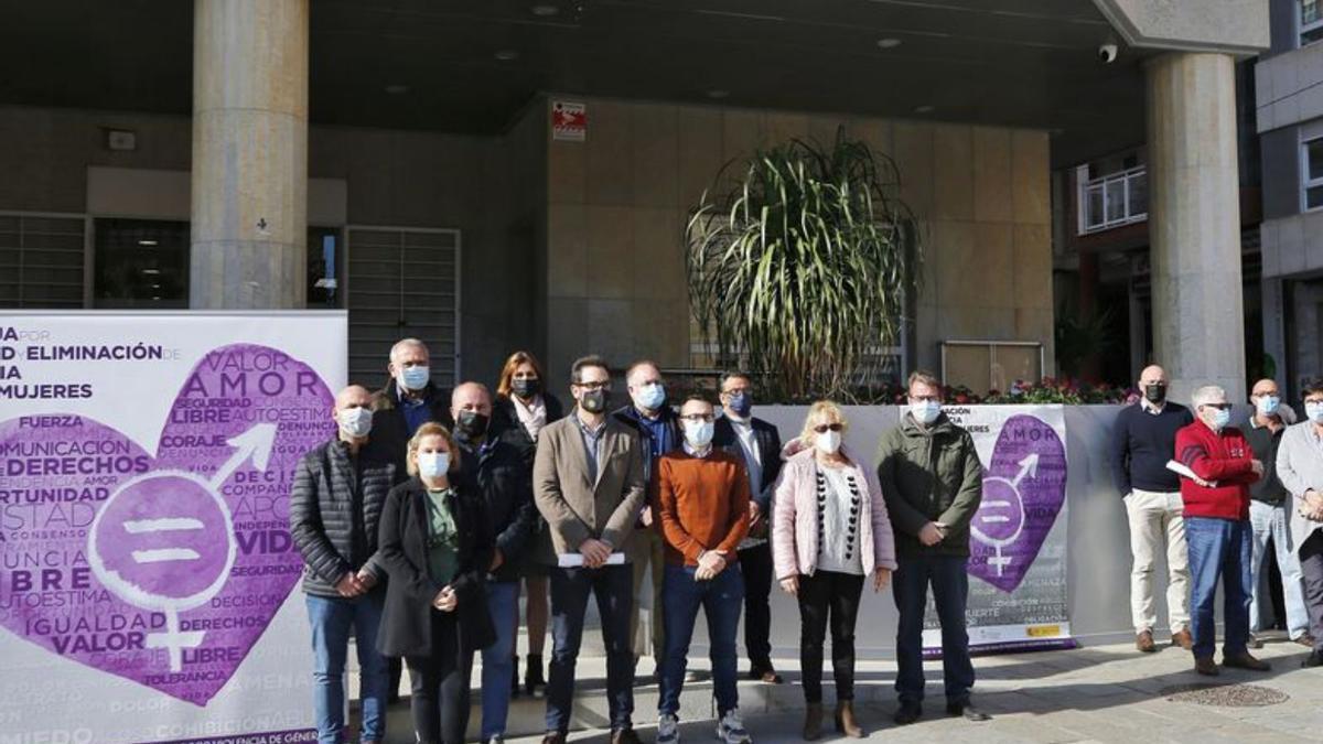 Actos celebrados el Día Internacional de la Eliminación de la Violencia contra la Mujer en Torrevieja, Rojales y la Mancomunidad de Municipios del Bajo Segura. | JOAQUÍN CARRIÓN/ INFORMACIÓN 