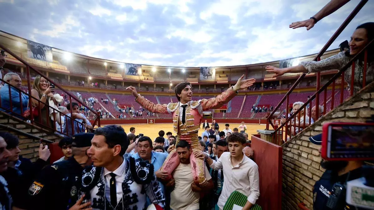 Julio Norte abre la Puerta de Los Califas con dos orejas en el primer festejo de la Feria de Córdoba