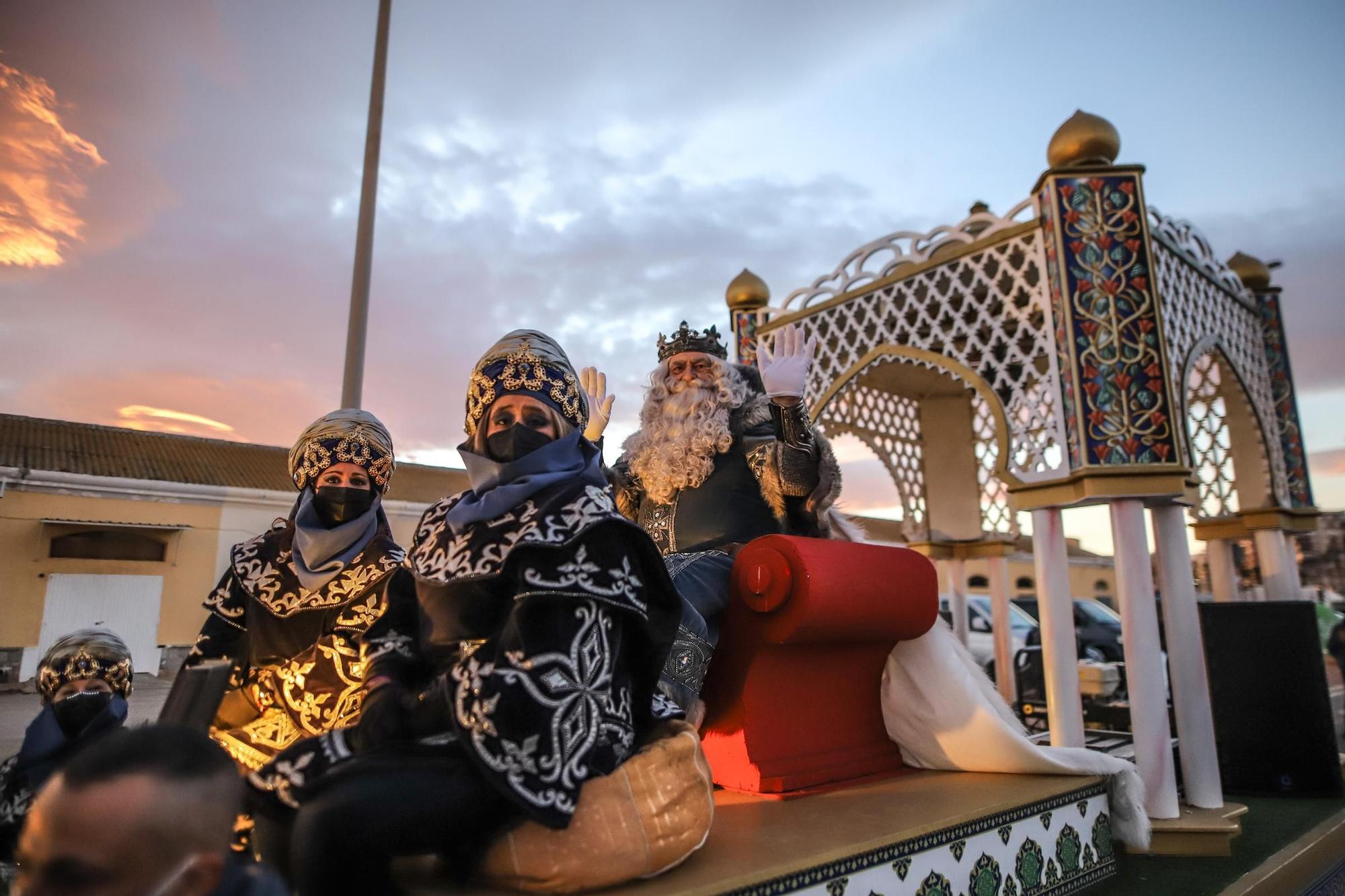 Los Reyes Magos desembarcan en Torrevieja