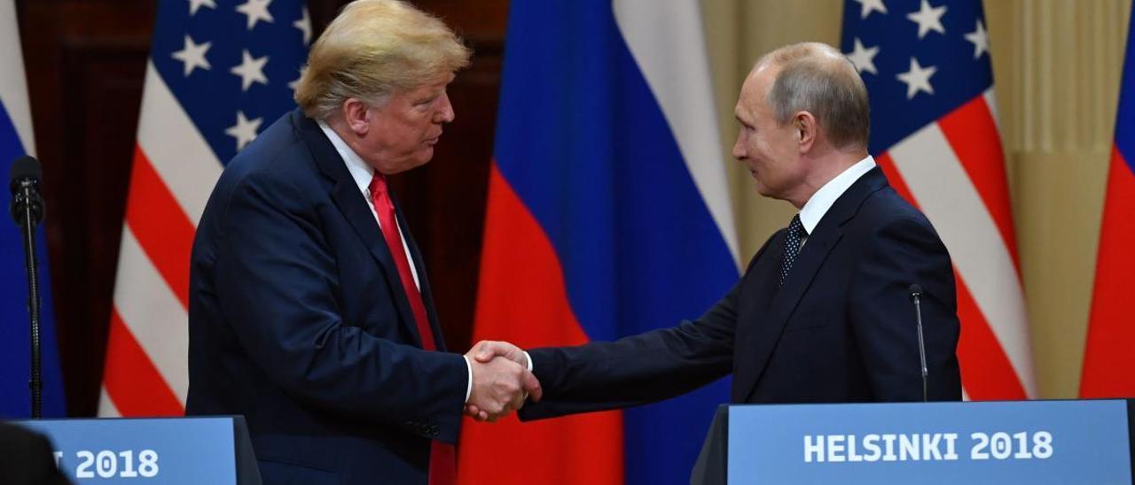 Imagen de archivo de Trump y Putin.