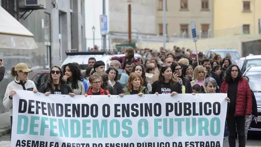 La comunidad educativa clama en A Estrada y Vila de Cruces por más recursos para la enseñanza pública