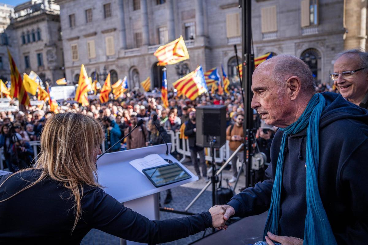 El presidente de la ANC, Lluís Llach, en la protesta contra Rodalies.