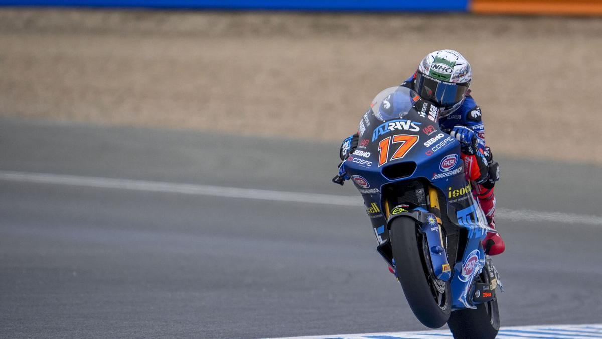 El piloto nazareno de Moto2 Dani Muñoz, con su casco nuevo durante