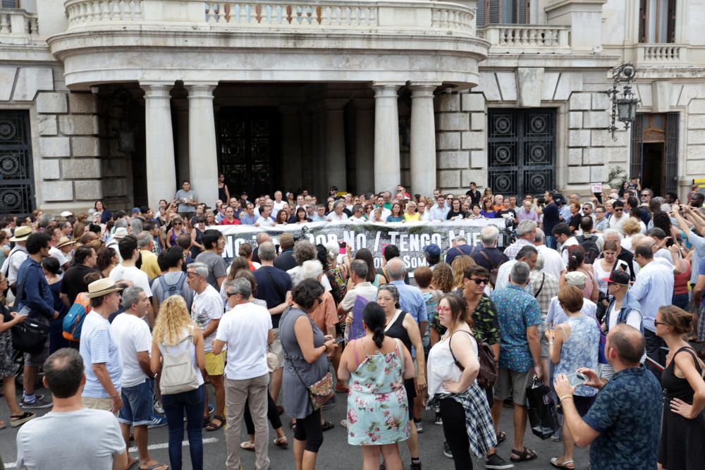 Concentración en València contra los atentados de Barcelona