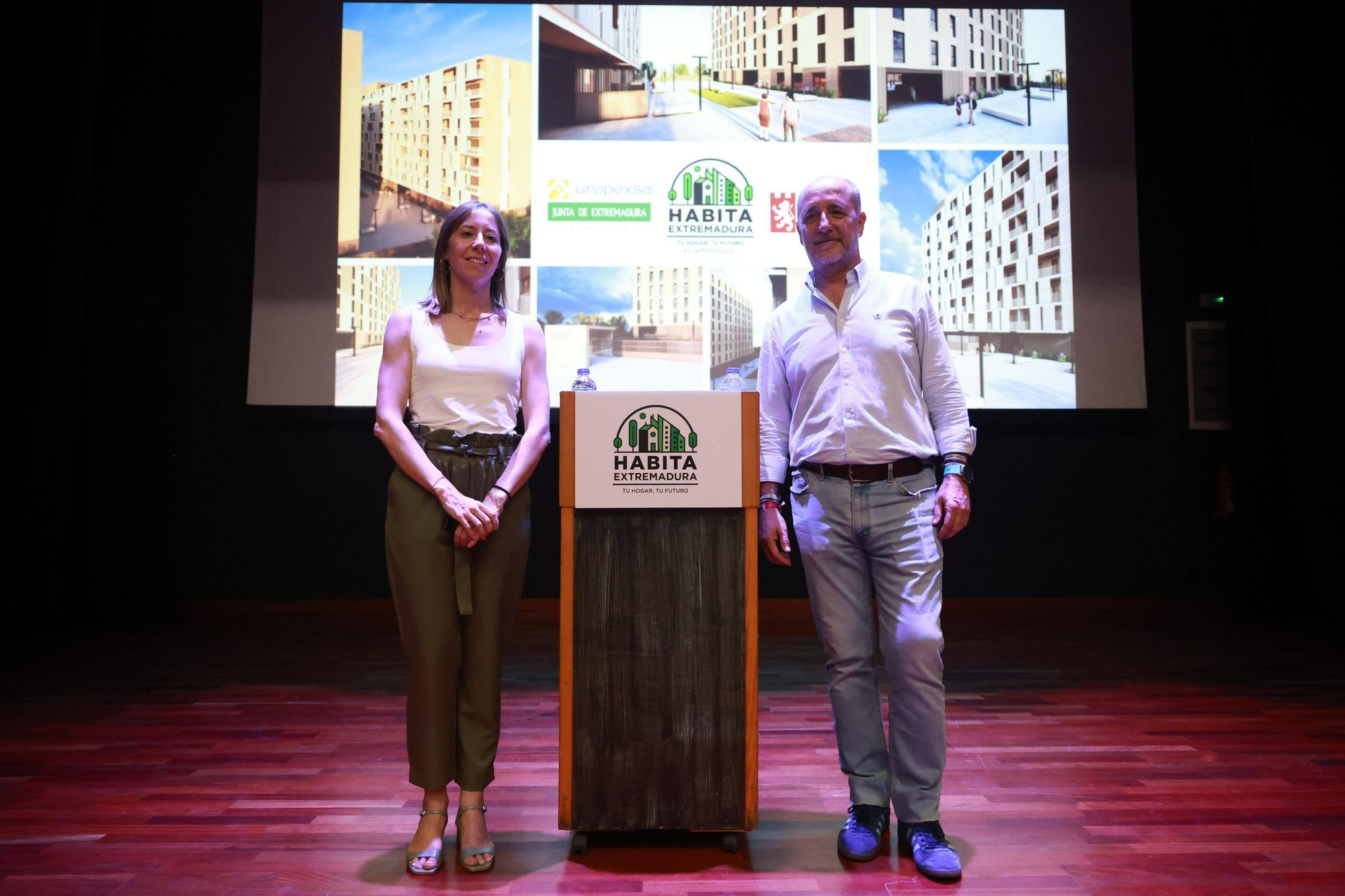 Fotogalería | Sorteo cien viviendas protegidas en el barrio cacereño de El Junquillo