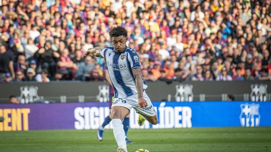 Kareem Tunde, renovado hasta 2029