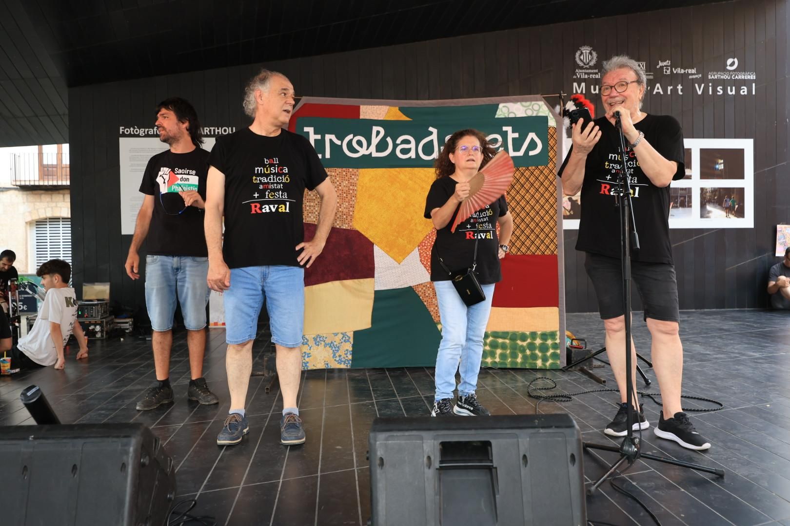 Les fotos de com Vila-real 'trau la llengua' per a defensar el valencià