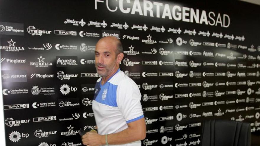 Monteagudo pide &quot;intensidad y no jugar a lo loco&quot; el domingo en el Cartagonova ante el Celta B