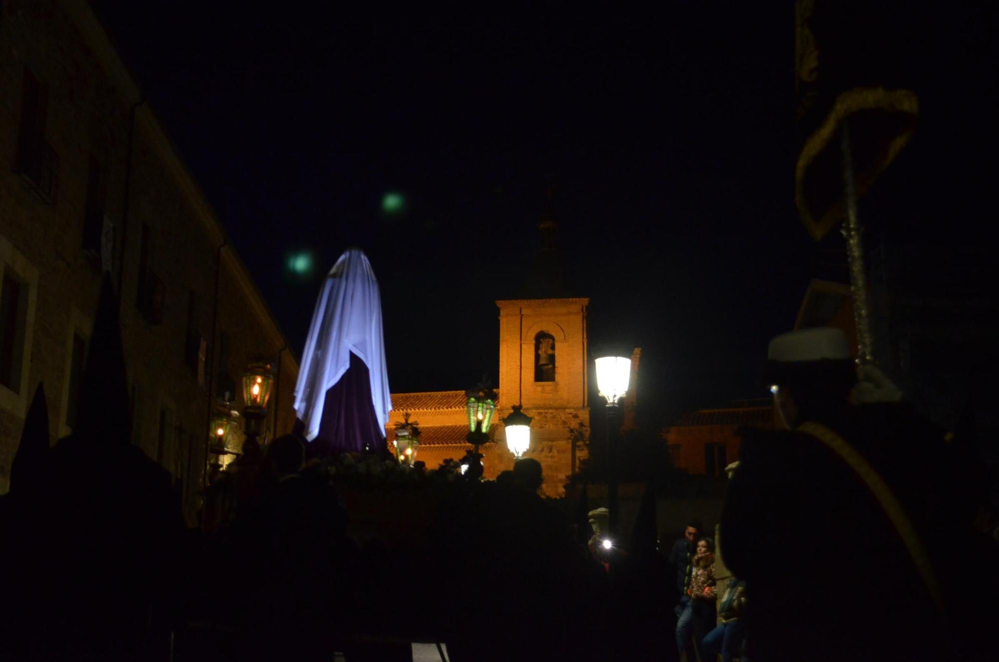 GALERÍA | Solemne Procesión de las Tinieblas, en Benavente