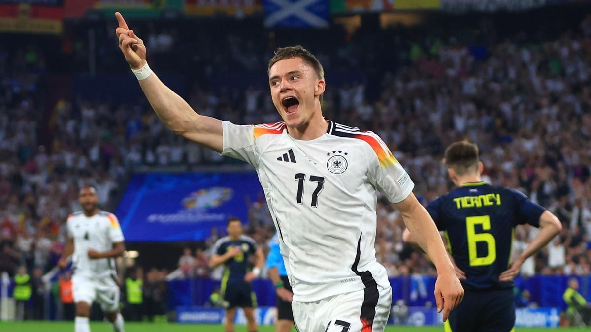 Florian Wirtz celebra el primer gol de Alemania y del torneo ante Escocia.