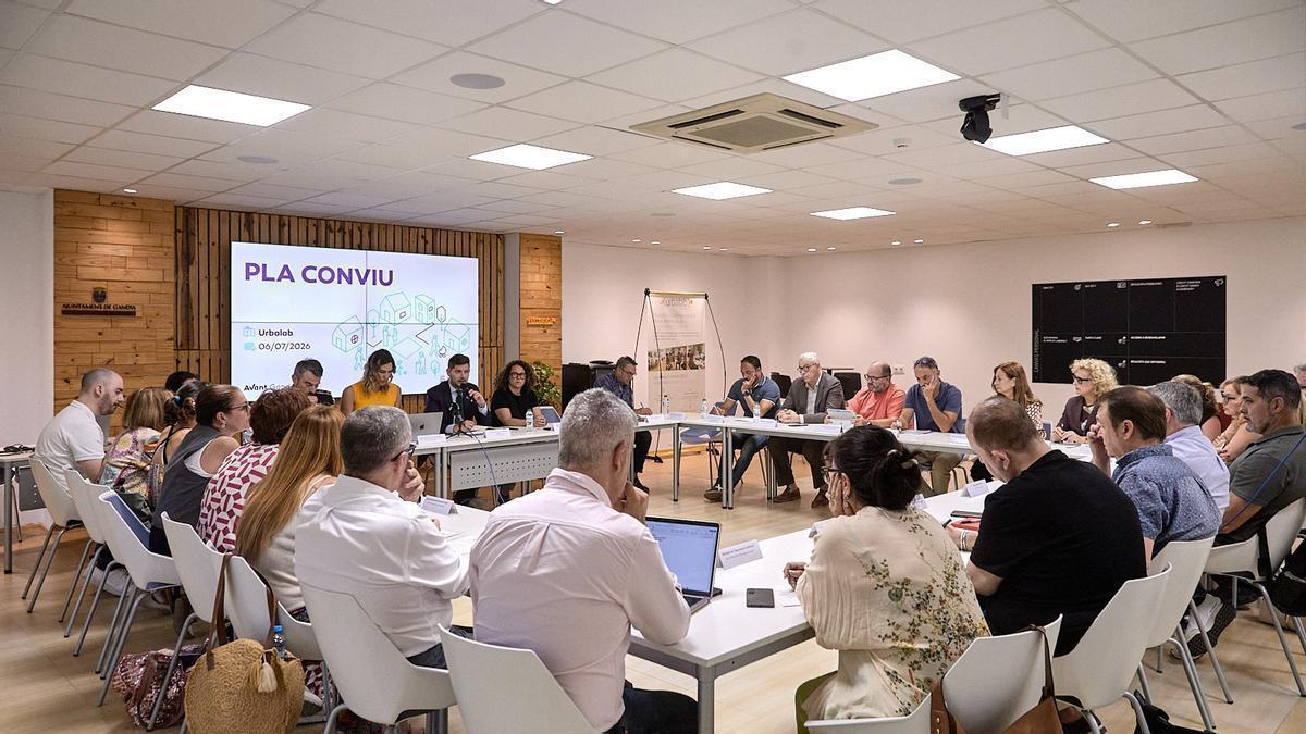 Constitución de la primera Mesa para la Convivencia en Gandia.