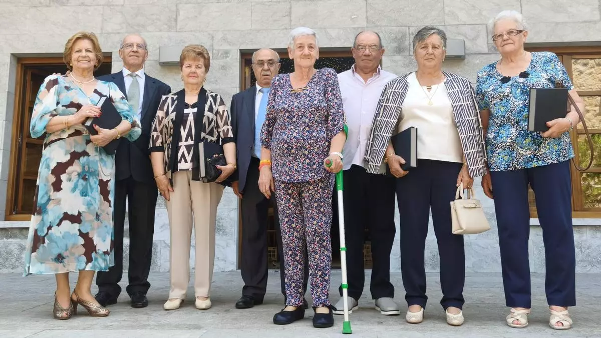 Los ocho fantásticos de Villardeveyo contribuyeron a construir la historia del pueblo: "Sin vosotros hoy no sería así"