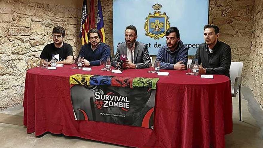 Acto de presentación ayer de la Survival Zombie.