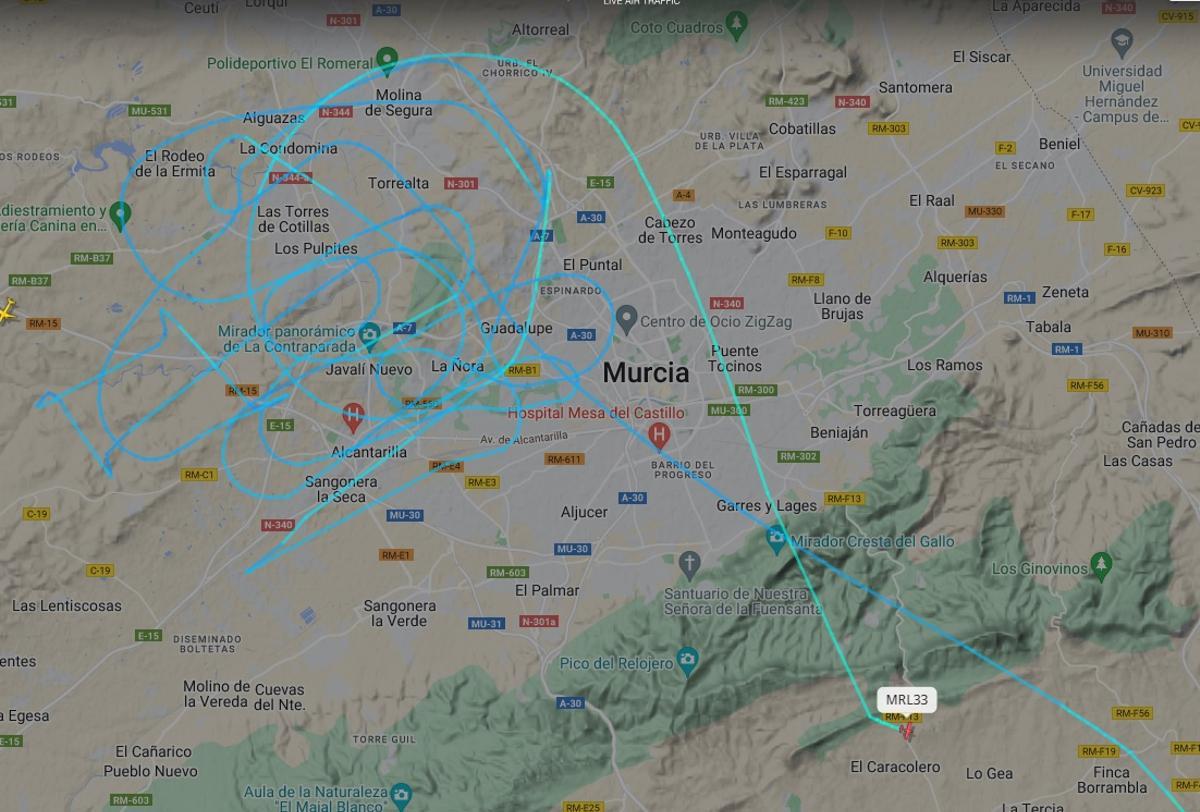 Recorrido del avión de la Patrulla Águila, este miércoles.