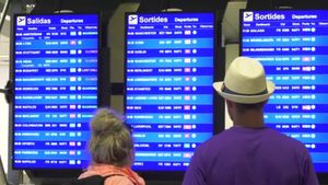 normalidad en la zona de facturacion de ryanair en la t-2 el prat