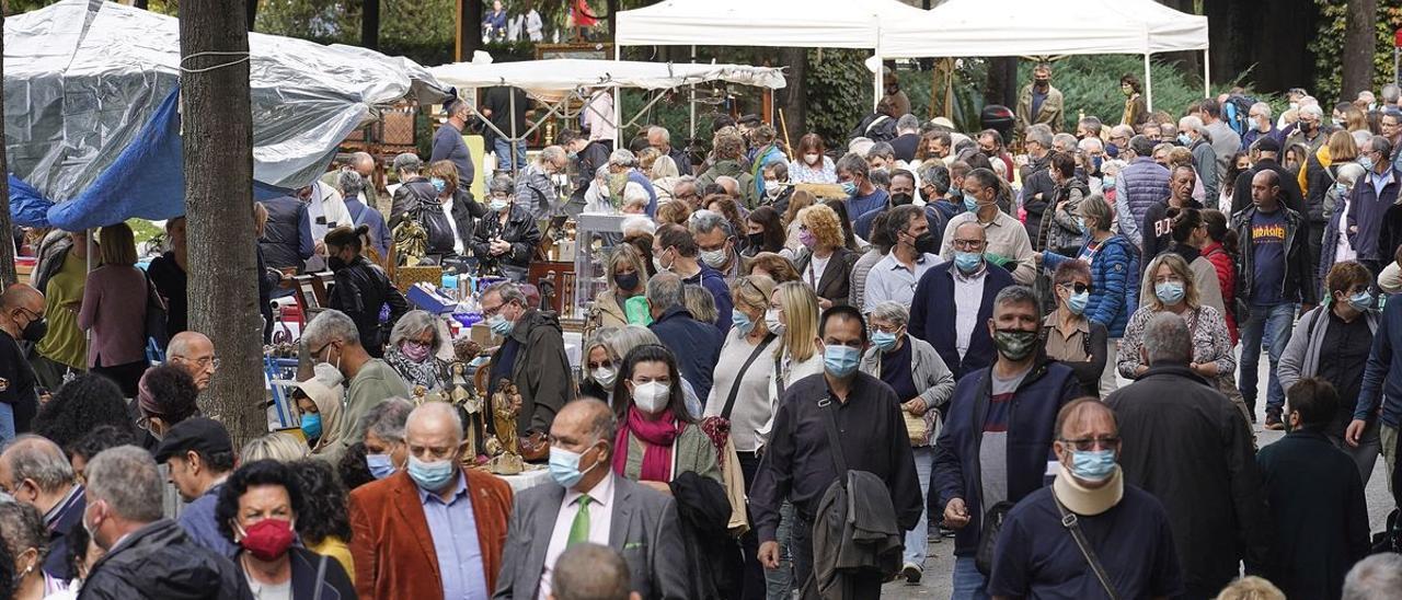 Vídeo: El Barri Vell recupera les aglomeracions durant Tots Sants