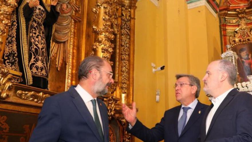 Lambán (PSOE) visitó la iglesia de San Cayetano.