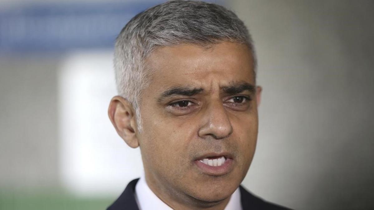 El alcalde de Londres, Sadiq Khan, en una comparecencia ante la prensa.