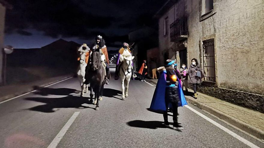 Los Reyes Magos multiplican su magia por Benavente y Los Valles