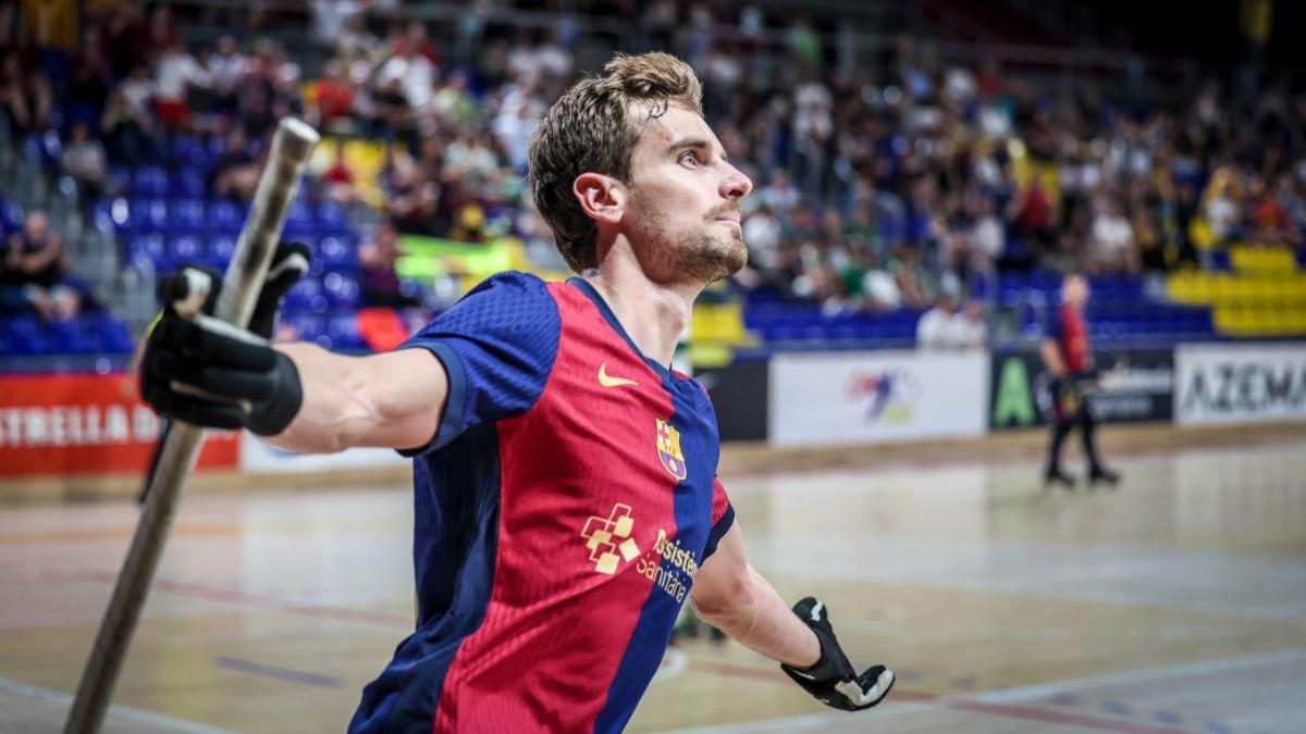 Marc Grau celebra un gol contra el Calafell