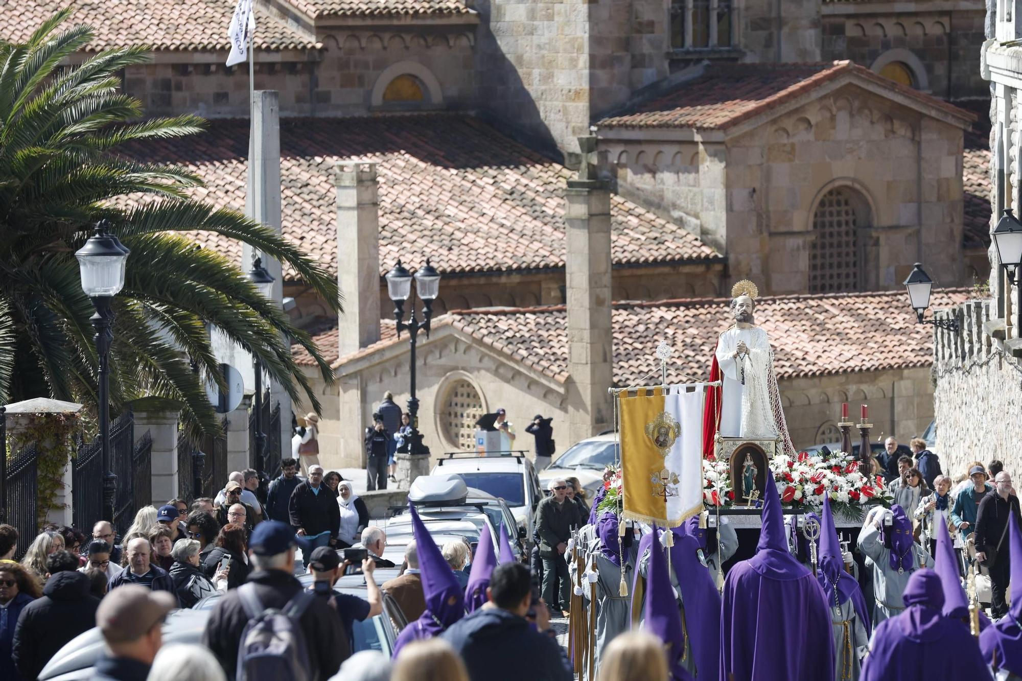 Así fue la procesión del Encuentro del Domingo de Resurrección en Gijón (en imágenes)