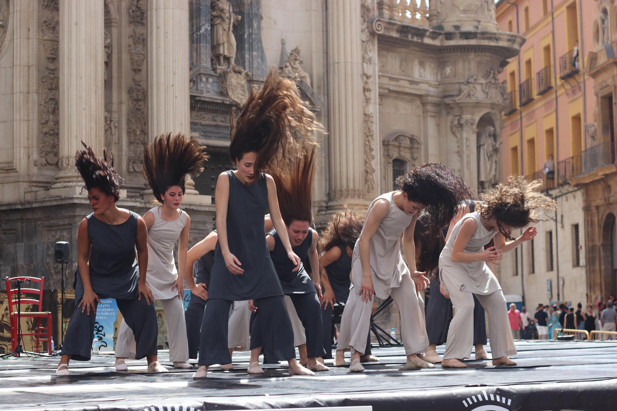 Exhibición de danza en la plaza Belluga de Murcia