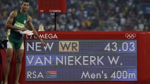El campeón de 400 metros, el sudafricano Wayde van Niekerk, noticia por su extraordinario récord y por la ’rareza’ de que su entrenadora sea una bisabuela de 74 años.