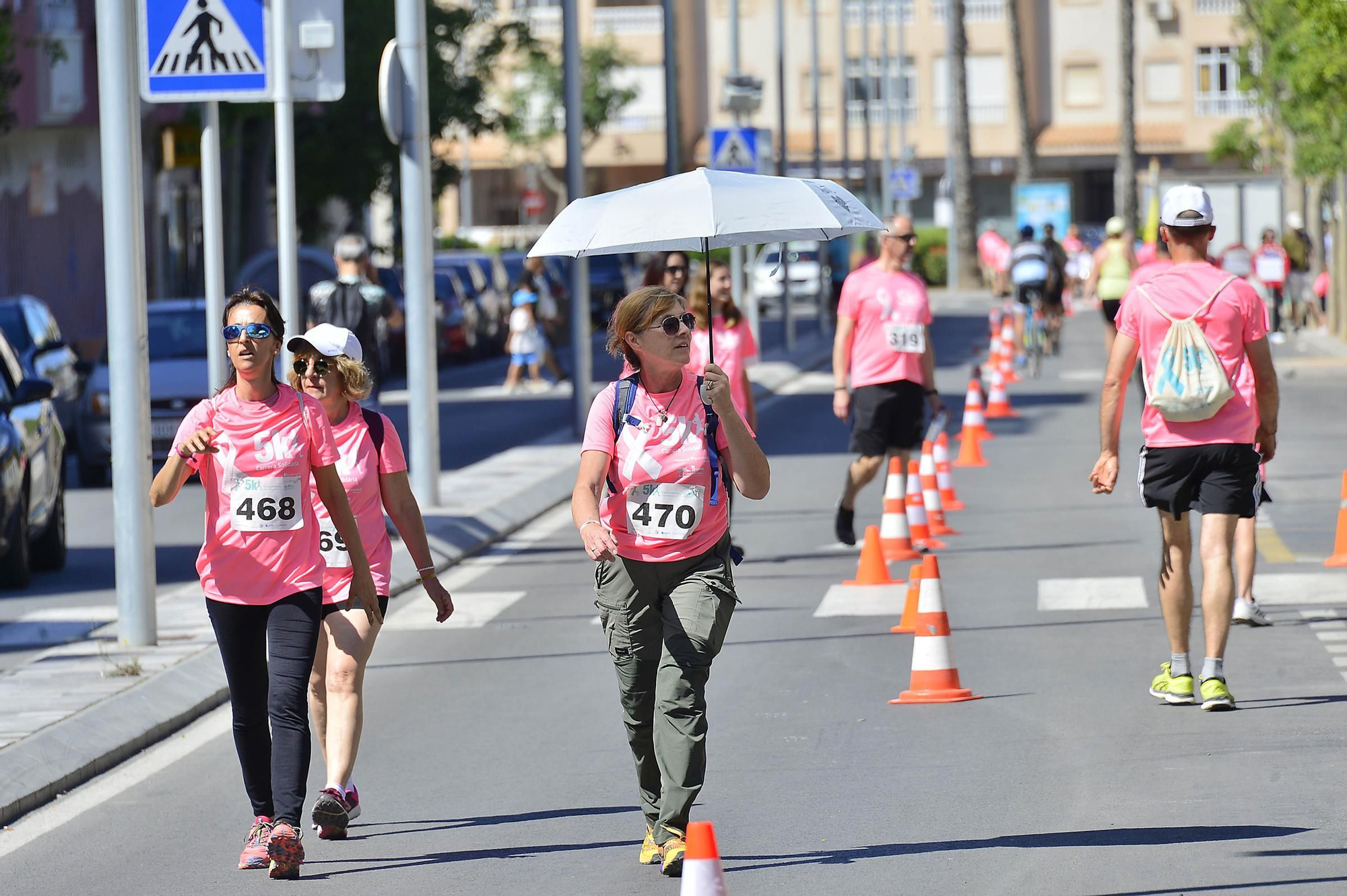 Carrera solidaria organizada por  QUIRÓNSALUD en beneficio de la asociación AFECÁNCER