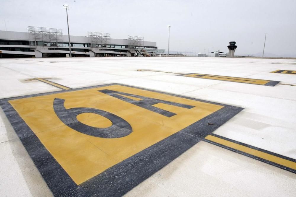 Ruta en imágenes por el aeropuerto de Corvera