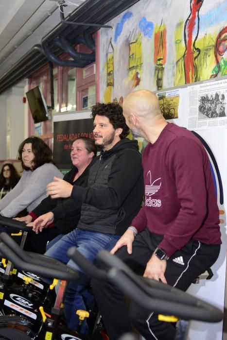 El instituto cambrés David Buján conmemora el día escolar de la no violencia y la paz con una pedalada virtual con la que pretende acompañar en su camino a los refugiados sirios en su búsqueda de un futuro.