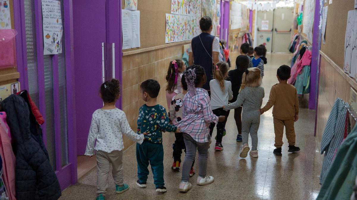 Alumnado de educación infantil en una escuela catalana. curso.