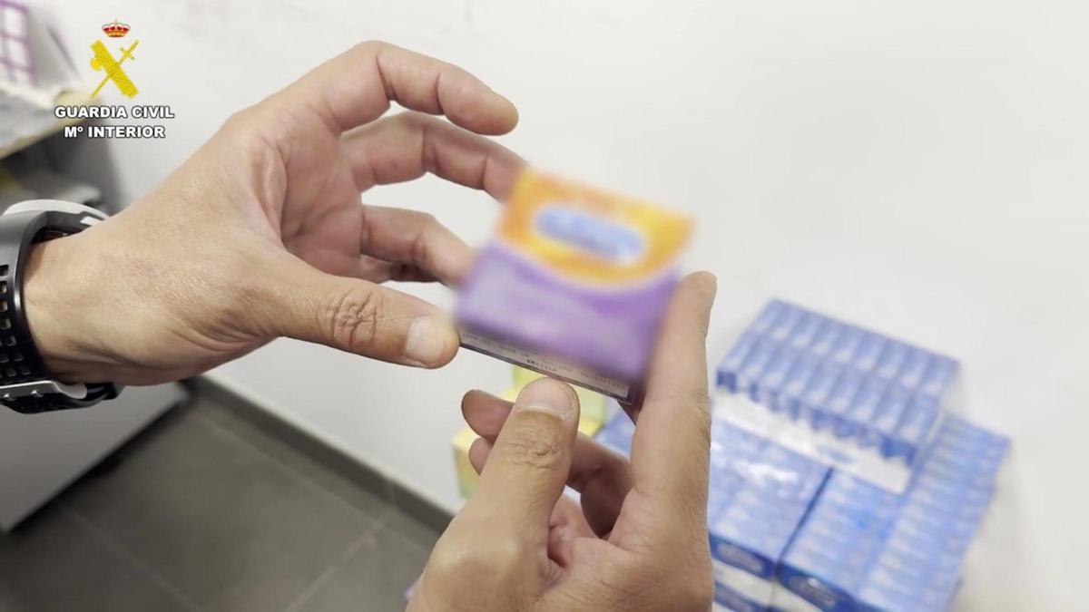 Intervenida en Barcelona una partida de casi 5.000 preservativos falsificados de una conocida marca