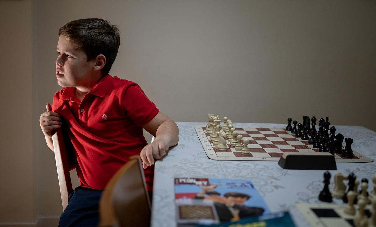 El ajedrecista Marc Barceló, campeón del mundo, en su casa de Tarragona.