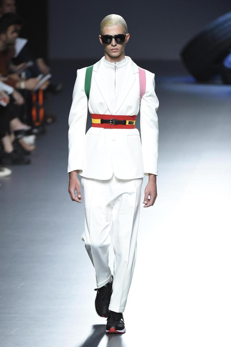 MBFWM: David Delfín Primavera/Verano 2016, traje masculino blanco