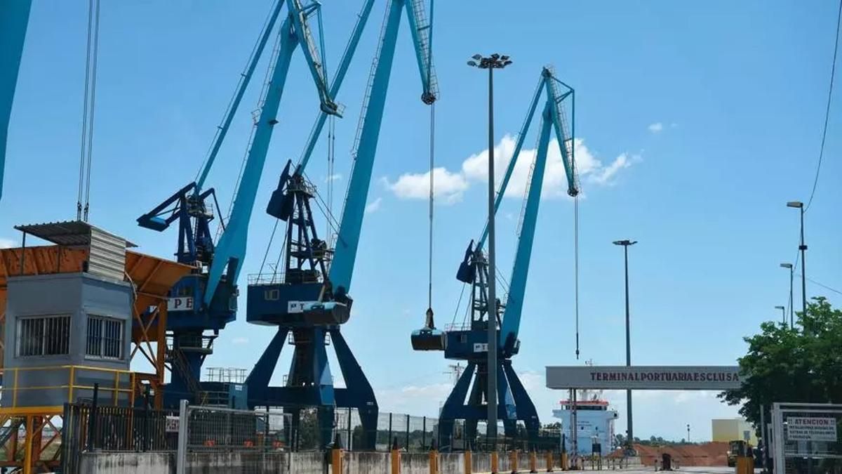 Zona franca del Puerto de Sevilla.