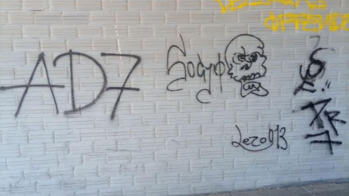 El sello AD7, que significa Amor a Siete, es una de las firmas que los Trinitarios han estampado en Zaragoza.