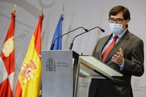 VALLADOLID 23/10/2020.- El ministro de Sanidad, Salvador Illa, da una rueda de prensa conjunta con presidente de la Junta de Castilla y León, Alfonso Fernández, tras mantener una reunión para abordar y compartir aspectos de la gestión de la pandemia de la covid-19, este viernes en Valladolid, justo un día después de la reunión del Consejo Interterritorial de Salud. EFE/NACHO GALLEGO