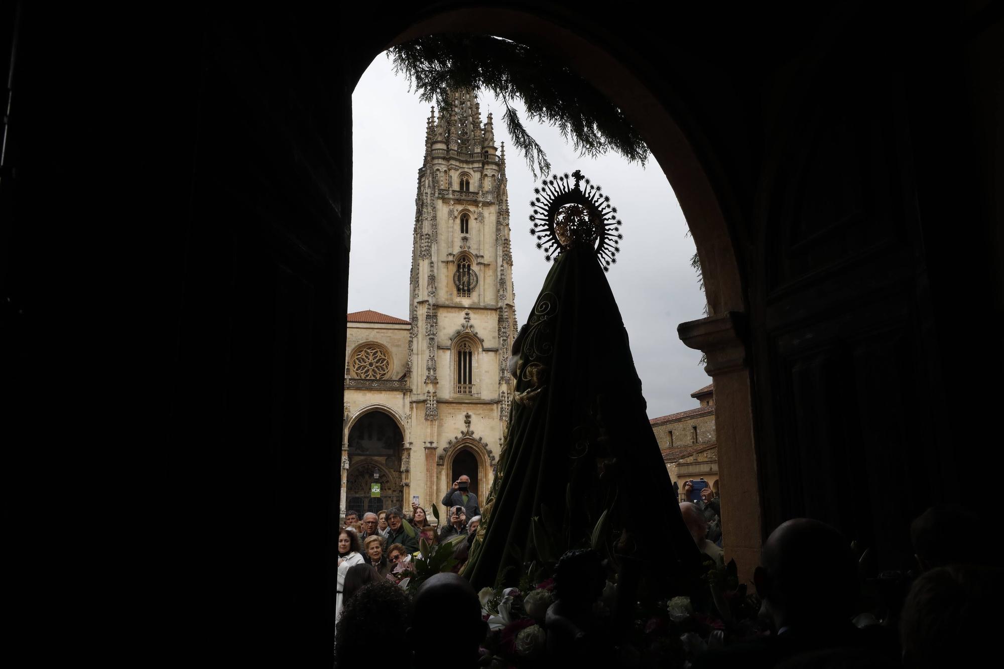 En imágenes: Procesión de la Balesquida en Oviedo