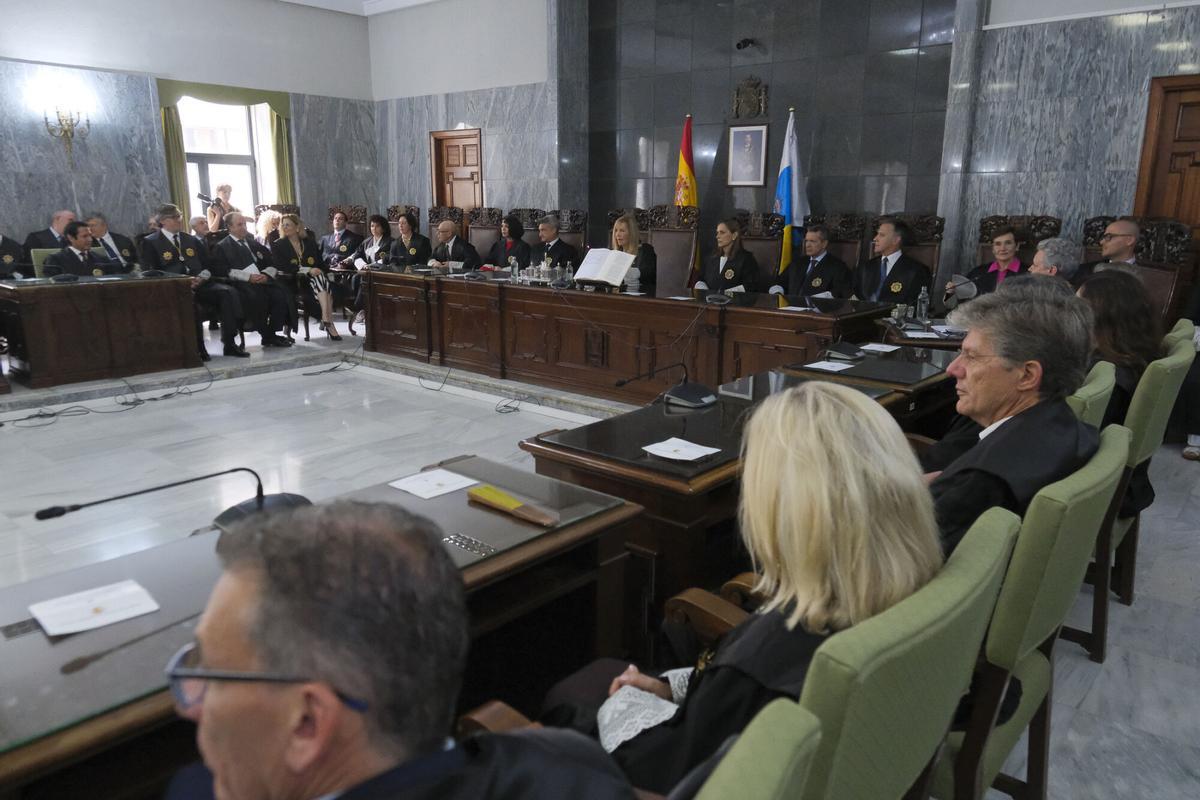 Juan Avello toma posesión como presidente del TSJC